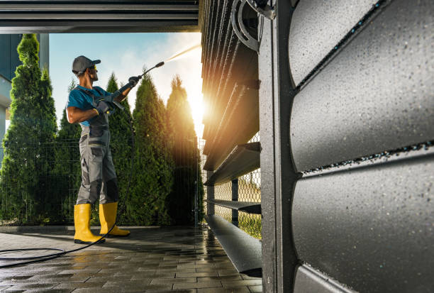 Best Pool Deck Cleaning in Wellsville, MO
